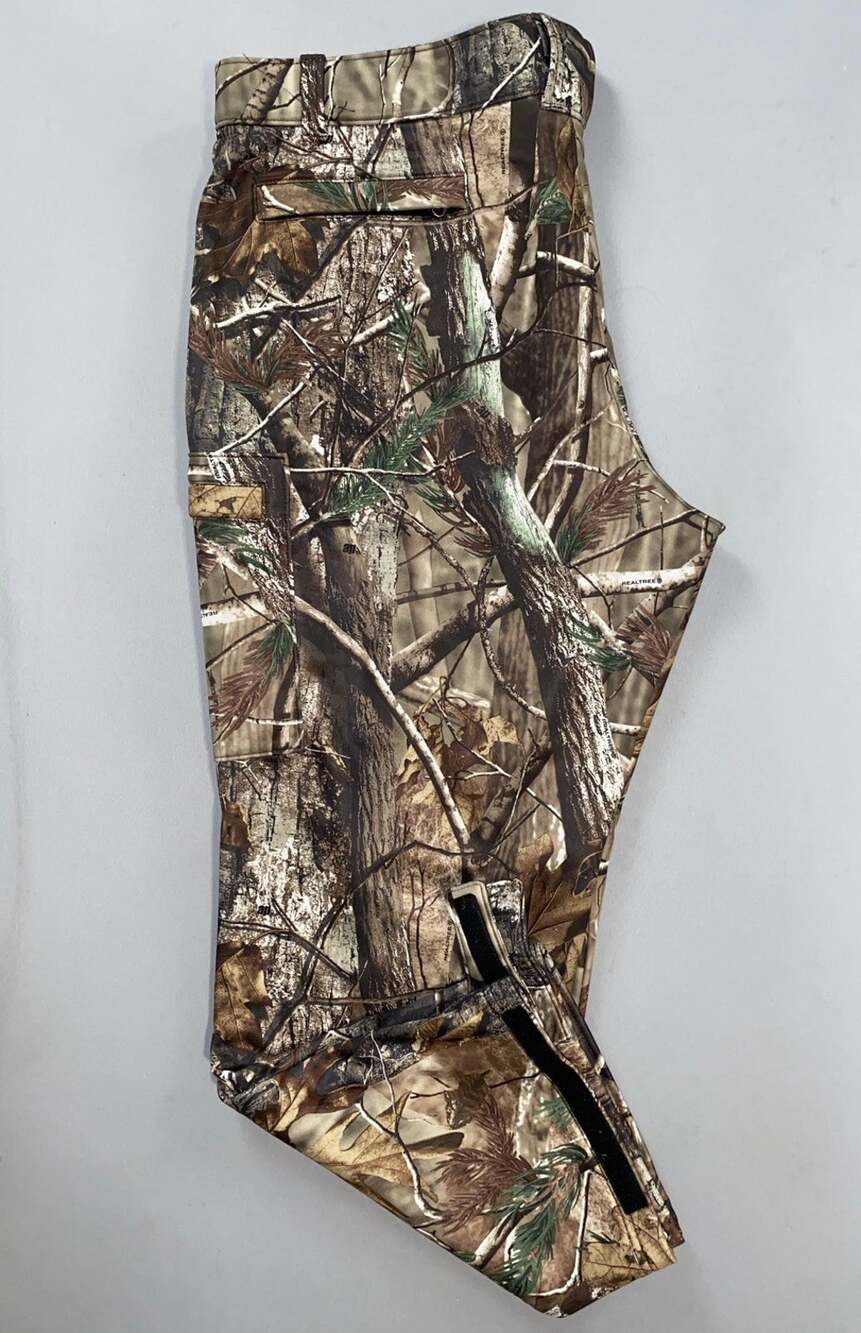 LL Bean Realtree Men's Cargo Hunting Pants. Woodland Camo, Men's 44X31. EUC!